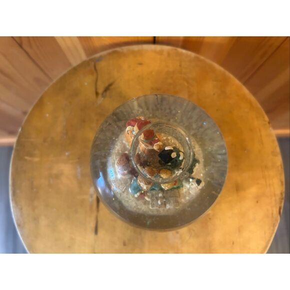 Vintage holiday workshop 100MM musical snow globe (5873) - Picture 8 of 10